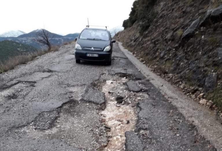 Ορεινή Ναυπακτία: Οι λακκούβες “κόβουν” τα παιδιά από το σχολείο! | Newsit.gr Ορεινή Ναυπακτία: Οι λακκούβες “κόβουν” τα παιδιά από το σχολείο! | Newsit.gr