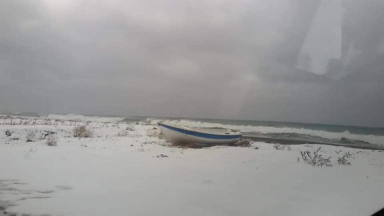 Λάρισα: Το έστρωσε και στην παραλία! video, pics | Newsit.gr Λάρισα: Το έστρωσε και στην παραλία! video, pics | Newsit.gr