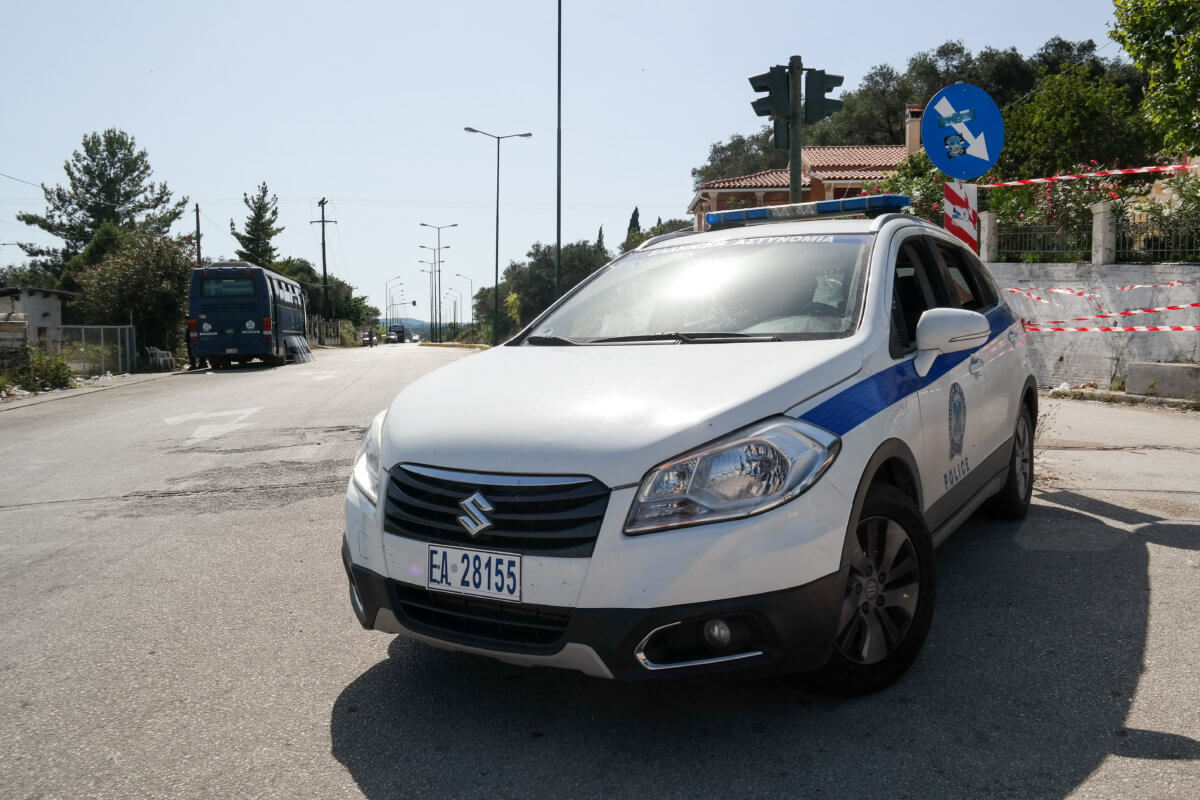 Κέρκυρα: Αποχωρούν οι αστυνομικοί που “φρουρούσαν” τον ΧΥΤΥ Λευκίμμης