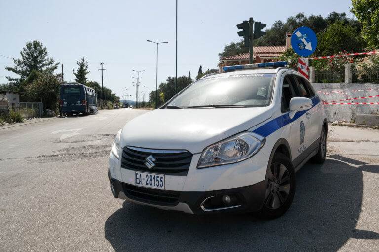 Κέρκυρα: Αποχωρούν οι αστυνομικοί που «φρουρούσαν» τον ΧΥΤΥ Λευκίμμης | Newsit.gr Κέρκυρα: Αποχωρούν οι αστυνομικοί που «φρουρούσαν» τον ΧΥΤΥ Λευκίμμης | Newsit.gr