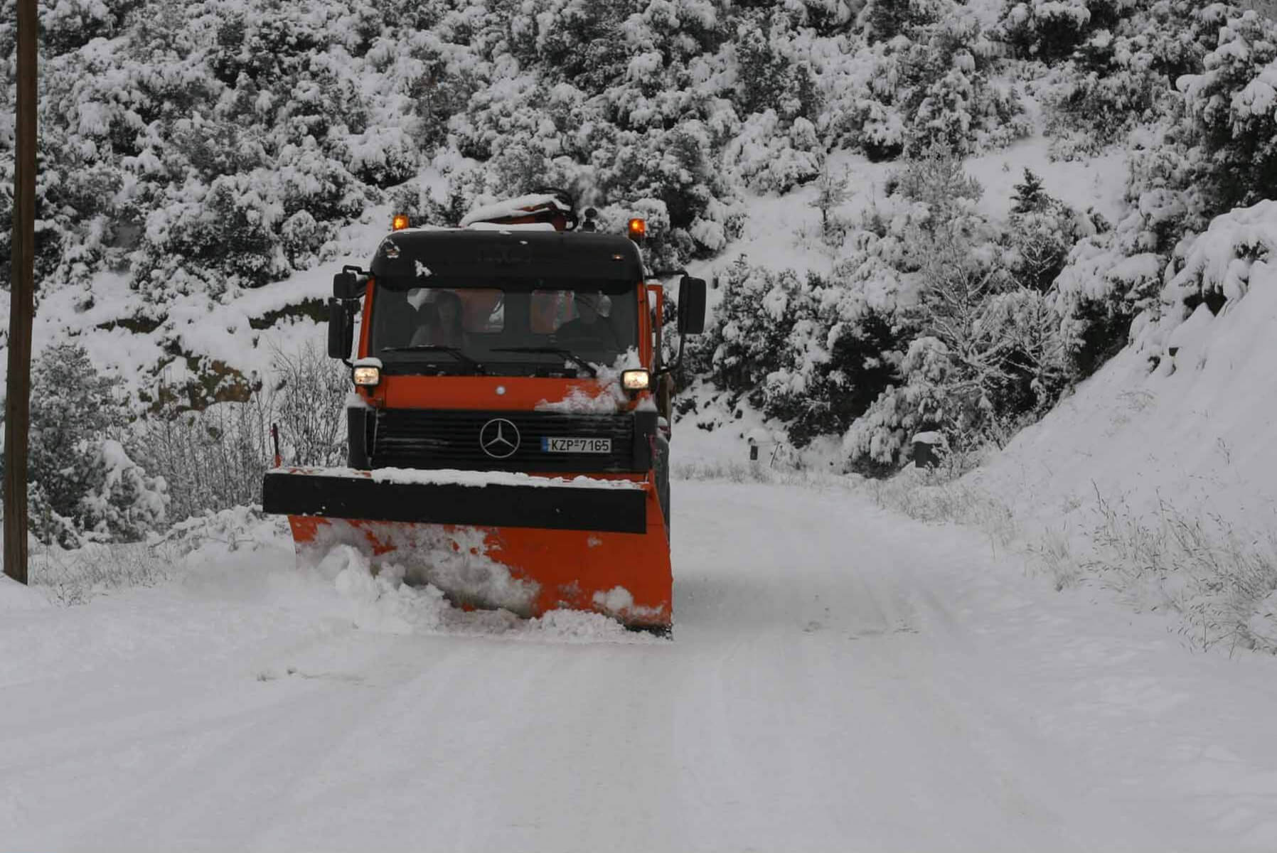 Χιονοπτώσεις στη δυτική Μακεδονία – Με καθυστέρηση η έναρξη των μαθημάτων στα σχολεία
