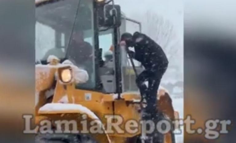 Σε εκχιονιστικό ο Μπακογιάννης – Βρέθηκε στην “καρδιά” της κακοκαιρίας – video | Newsit.gr Σε εκχιονιστικό ο Μπακογιάννης – Βρέθηκε στην “καρδιά” της κακοκαιρίας – video | Newsit.gr