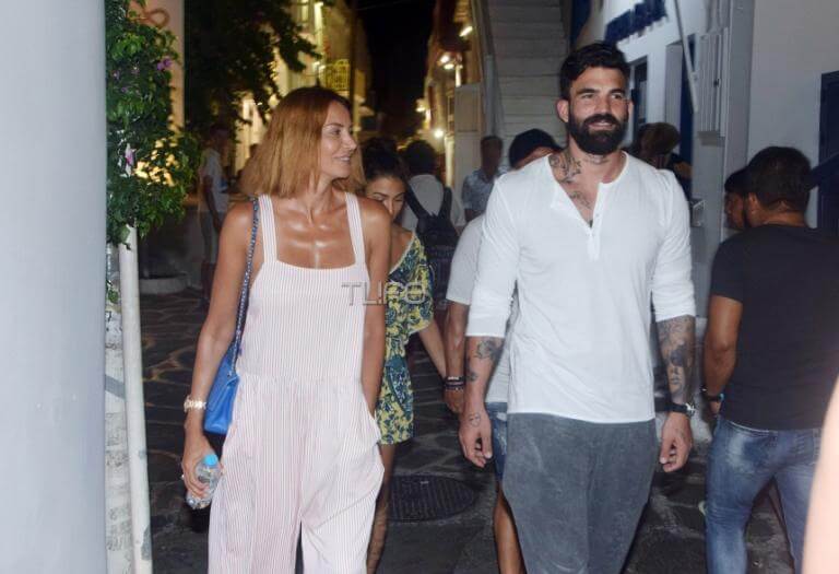 Δημήτρης Αλεξάνδρου: Η σέξι φωτογραφία με τη σύντροφό του στο κρεβάτι!