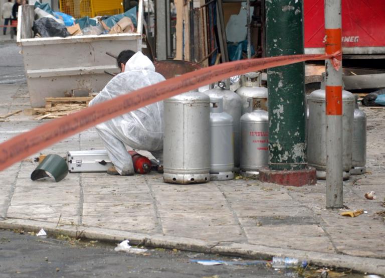 Τρόμος στη Λάρισα: “Θα ανατινάξω φιάλες προπανίου”! | Newsit.gr Τρόμος στη Λάρισα: “Θα ανατινάξω φιάλες προπανίου”! | Newsit.gr