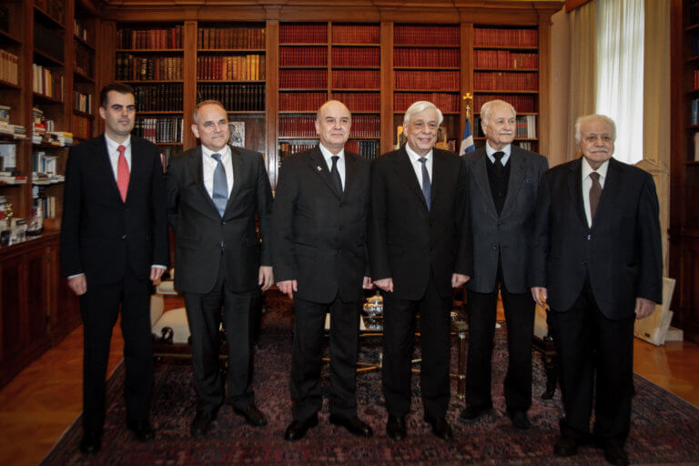Παυλόπουλος: Το δικαίωμα στην ιδιοκτησία είναι ένας από τους «πυλώνες» της ελεύθερης αγοράς | Newsit.gr Παυλόπουλος: Το δικαίωμα στην ιδιοκτησία είναι ένας από τους «πυλώνες» της ελεύθερης αγοράς | Newsit.gr