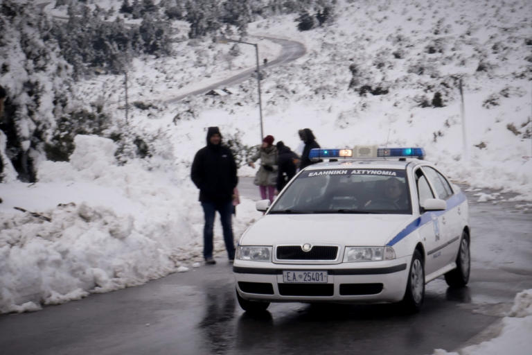 Καιρός: Χιονίζει στα ορεινά της Ηλείας, της Αχαΐας και της Αιτωλοακαρνανίας – Που διακόπηκε η κυκλοφορία!