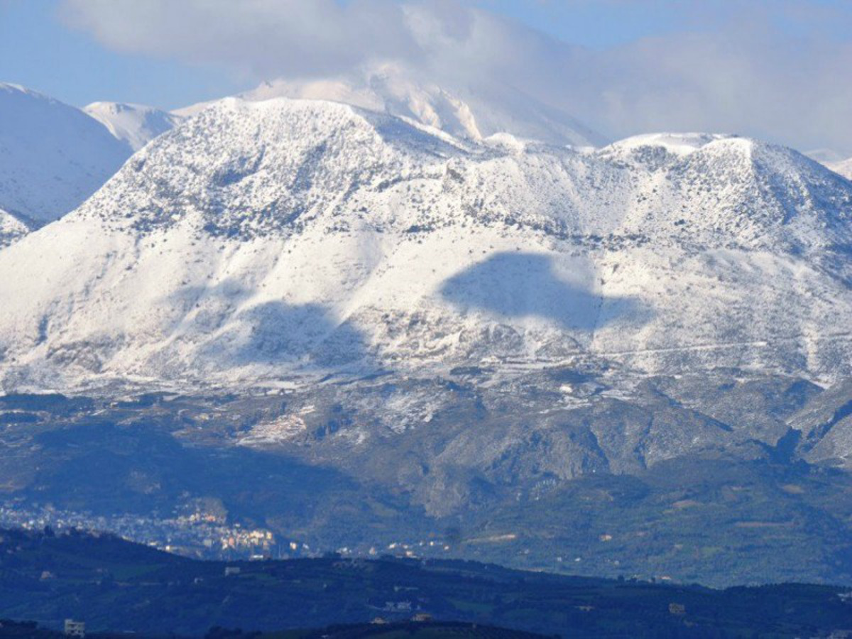 Καιρός: Στο ένα μέτρο το χιόνι στα Λευκά Όρη της Κρήτης
