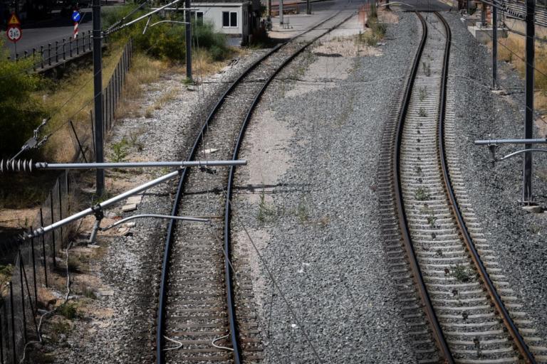 Τρίκαλα: Νεκρός ρακοσυλλέκτης στις σιδηροδρομικές γραμμές – Συγκίνηση για τον θάνατό του!