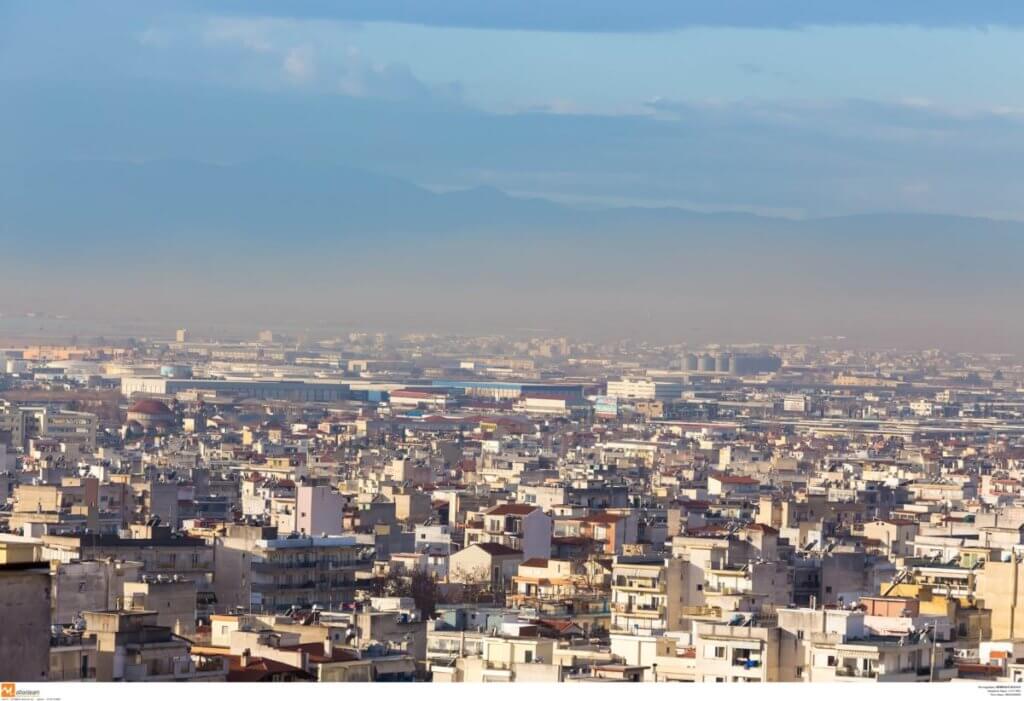 Θεσσαλονίκη: “Θάλαμος αερίων η δυτική πλευρά της πόλης” – Η πρώτη μήνυση για την έντονη δυσοσμία!