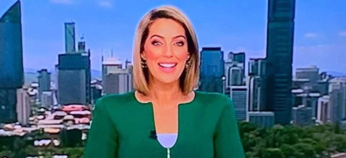 Mαντέψτε για ποιο πονηρό λόγο…. τα social media τρόλαραν το πράσινο σακάκι της παρουσιάστριας!