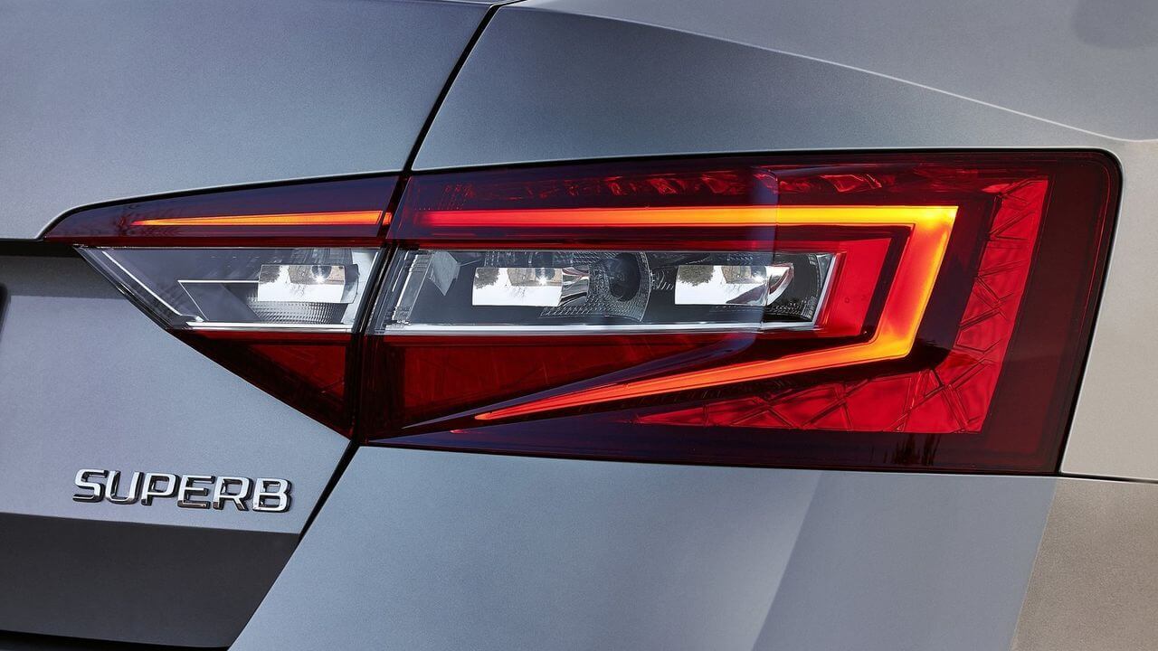 Προ των πυλών το ανανεωμένο Skoda Superb