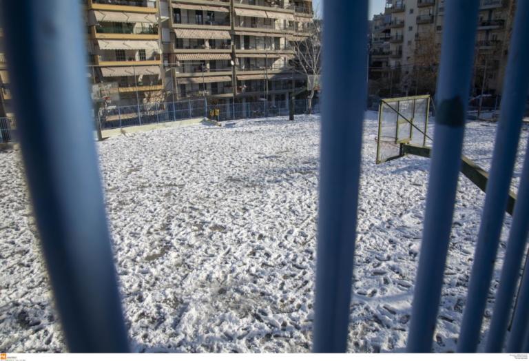 Θεσσαλονίκη: Παίρνει διαστάσεις ο τραυματισμός μαθητή στο παγωμένο σχολείο του – Ξεσπάει ο πατέρας του! | Newsit.gr Θεσσαλονίκη: Παίρνει διαστάσεις ο τραυματισμός μαθητή στο παγωμένο σχολείο του – Ξεσπάει ο πατέρας του! | Newsit.gr