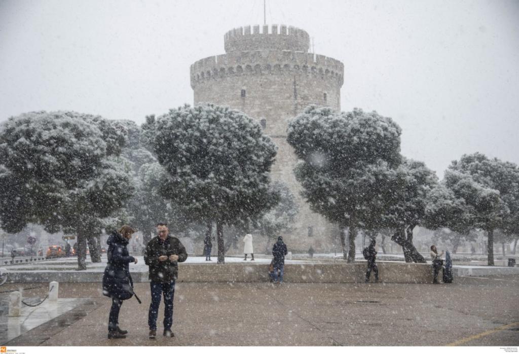 Μπλακ άουτ σε πολλές περιοχές της Θεσσαλονίκης εξαιτίας του χιονιά!