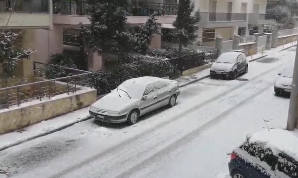 Καιρός: Χιόνια στη Θεσσαλονίκη – Οι νέες εικόνες που φέρνει το κύμα κακοκαιρίας – video