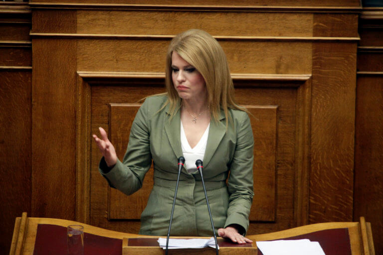 Η Βουλή καταδικάζει την επίθεση στο σπίτι της Θεοδώρας Τζάκρη | Newsit.gr Η Βουλή καταδικάζει την επίθεση στο σπίτι της Θεοδώρας Τζάκρη | Newsit.gr