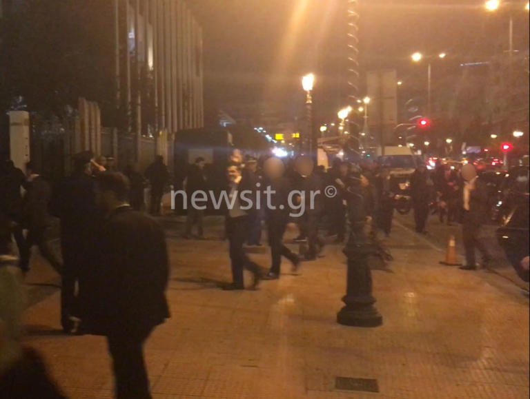 Υποδοχή Τσίπρα στο Μέγαρο Μουσικής με «η Μακεδονία είναι ελληνική» – video | Newsit.gr Υποδοχή Τσίπρα στο Μέγαρο Μουσικής με «η Μακεδονία είναι ελληνική» – video | Newsit.gr