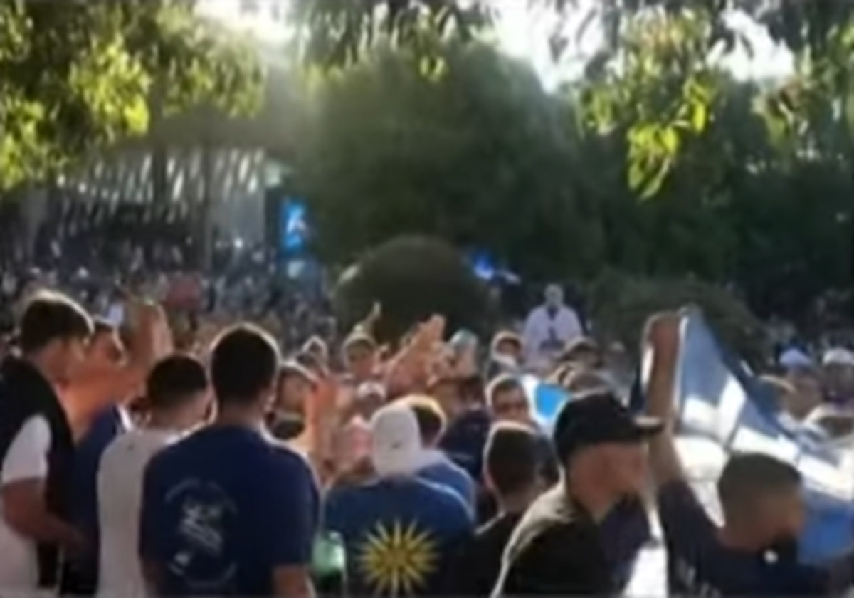 Τσιτσιπάς: Φώναζαν για τη Μακεδονία οι Έλληνες στη Μελβούρνη – video