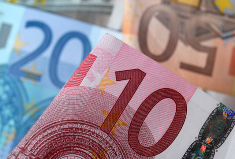 Προσοχή! Πλαστά χαρτονομίσματα των 20 και 50 ευρώ σε όλη την ΕΕ!