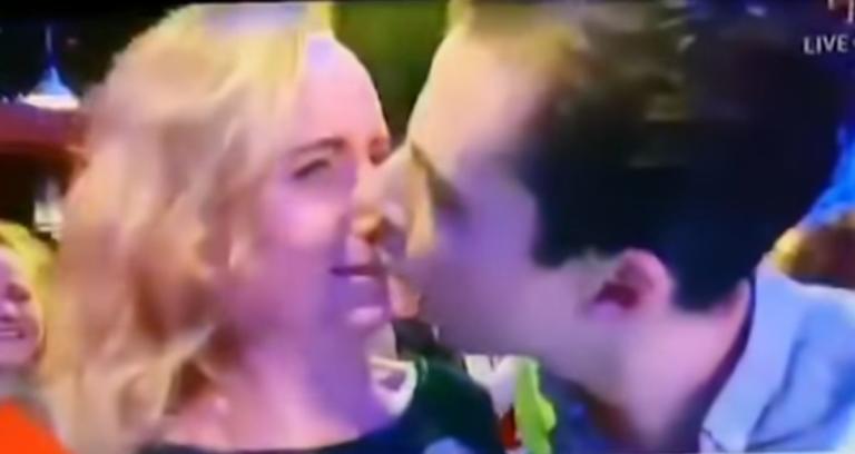 Αυτή είναι η πρώτη “χυλόπιτα” για το 2019! Δεν περίμενε κανένας την αντίδρασή της! – video | Newsit.gr Αυτή είναι η πρώτη “χυλόπιτα” για το 2019! Δεν περίμενε κανένας την αντίδρασή της! – video | Newsit.gr