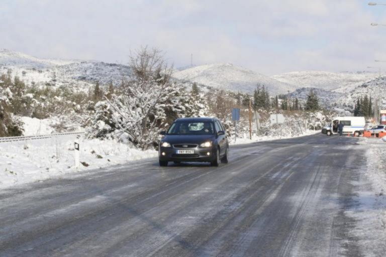 Μπλόκο στην κυκλοφορία φορτηγών στην Αθηνών – Λαμίας λόγω χιονόπτωσης! | Newsit.gr Μπλόκο στην κυκλοφορία φορτηγών στην Αθηνών – Λαμίας λόγω χιονόπτωσης! | Newsit.gr