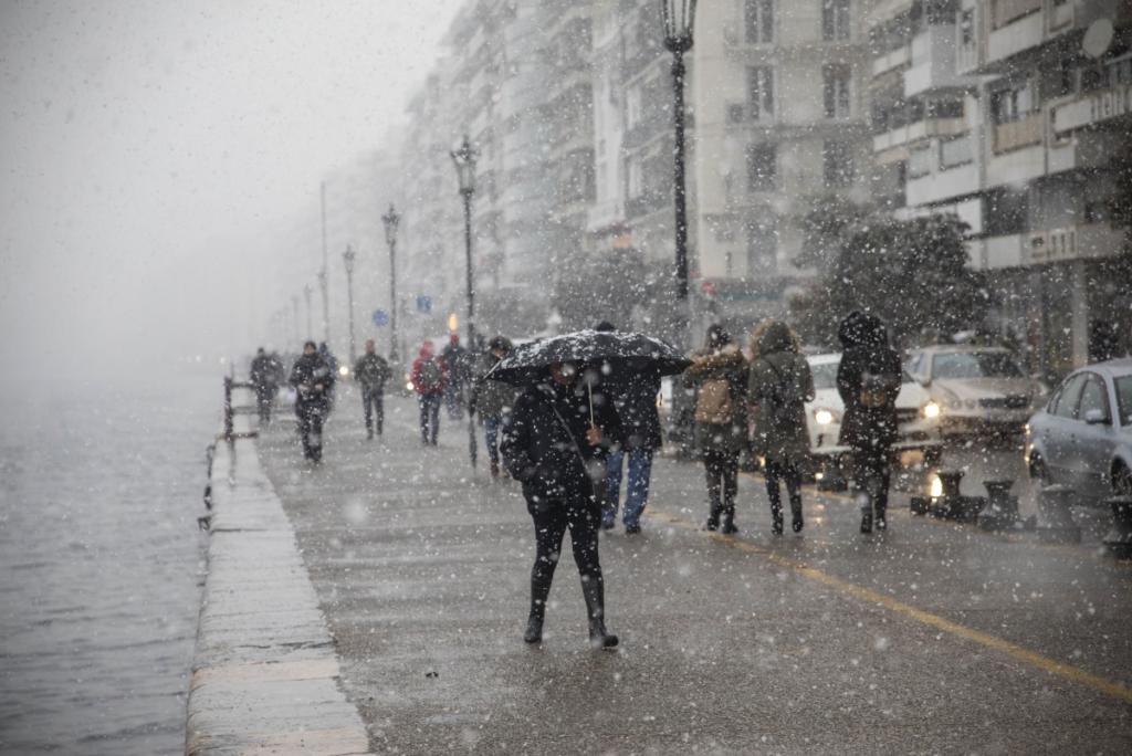 Καιρός: Χέρι – χέρι με τη “Σοφία” και τις επόμενες ημέρες – Εικόνες από τη χιονισμένη Ελλάδα – Ποιοί δρόμοι είναι κλειστοί – video