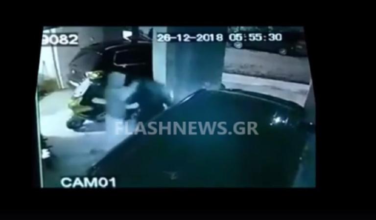 Άγριος ξυλοδαρμός γυναίκας στα Χανιά – Βίντεο σοκ από τη στιγμή της επίθεσης | Newsit.gr Άγριος ξυλοδαρμός γυναίκας στα Χανιά – Βίντεο σοκ από τη στιγμή της επίθεσης | Newsit.gr
