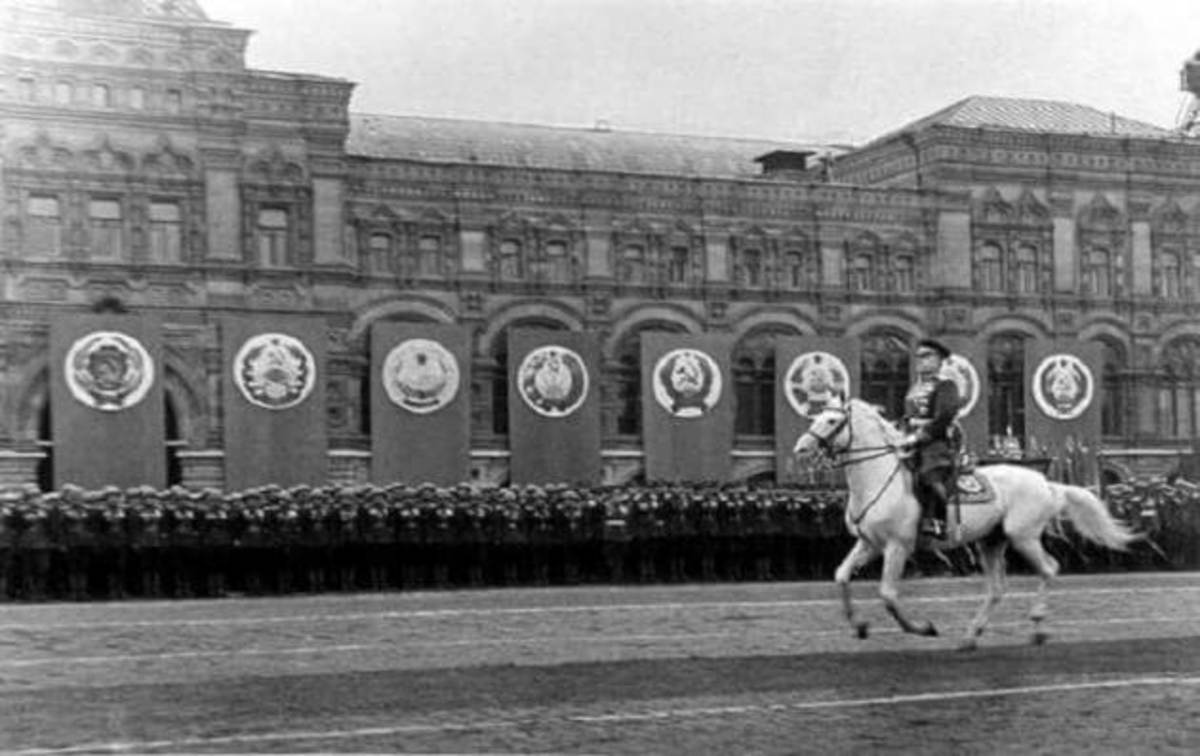Αυτός ήταν ο Στρατάρχης και τέσσερις φορές ήρωας των Σοβιετικών που “έτρεμε” ο Στάλιν! [pics]