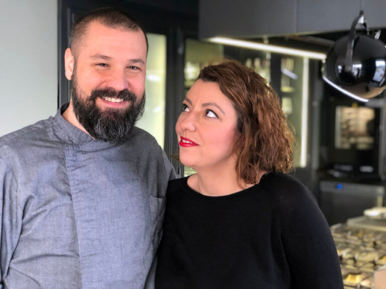 Θεσσαλονίκη: Έκαναν το σπίτι τους πριβέ εστιατόριο και δικαιώθηκαν – Το ζευγάρι που κέρδισε το στοίχημα! | Newsit.gr Θεσσαλονίκη: Έκαναν το σπίτι τους πριβέ εστιατόριο και δικαιώθηκαν – Το ζευγάρι που κέρδισε το στοίχημα! | Newsit.gr