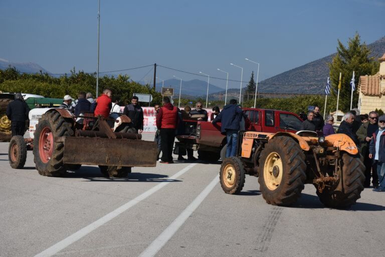 Αγρότες: Έκλεισαν τον κόμβο του Πλατυκάμπου – Κλειστή και η Θεσσαλονίκης – Σερρών | Newsit.gr Αγρότες: Έκλεισαν τον κόμβο του Πλατυκάμπου – Κλειστή και η Θεσσαλονίκης – Σερρών | Newsit.gr
