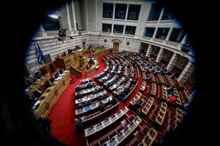 Πόλεμος χαρακωμάτων για τη συνταγματική αναθεώρηση – Πώς «διαβάζουν» στη ΝΔ τις αντιδράσεις του ΣΥΡΙΖΑ | Newsit.gr Πόλεμος χαρακωμάτων για τη συνταγματική αναθεώρηση – Πώς «διαβάζουν» στη ΝΔ τις αντιδράσεις του ΣΥΡΙΖΑ | Newsit.gr