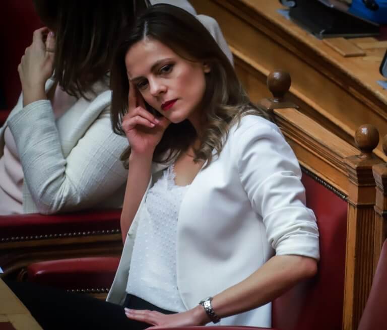 Αχτσιόγλου: Η νεοφιλελεύθερη διαχείριση αύξησε τις κοινωνικές ανισότητες | Newsit.gr Αχτσιόγλου: Η νεοφιλελεύθερη διαχείριση αύξησε τις κοινωνικές ανισότητες | Newsit.gr