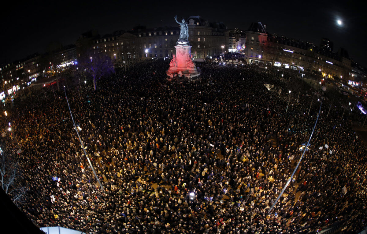 Γαλλία: Χιλιάδες διαδηλωτές εναντίον του αντισημιτισμού