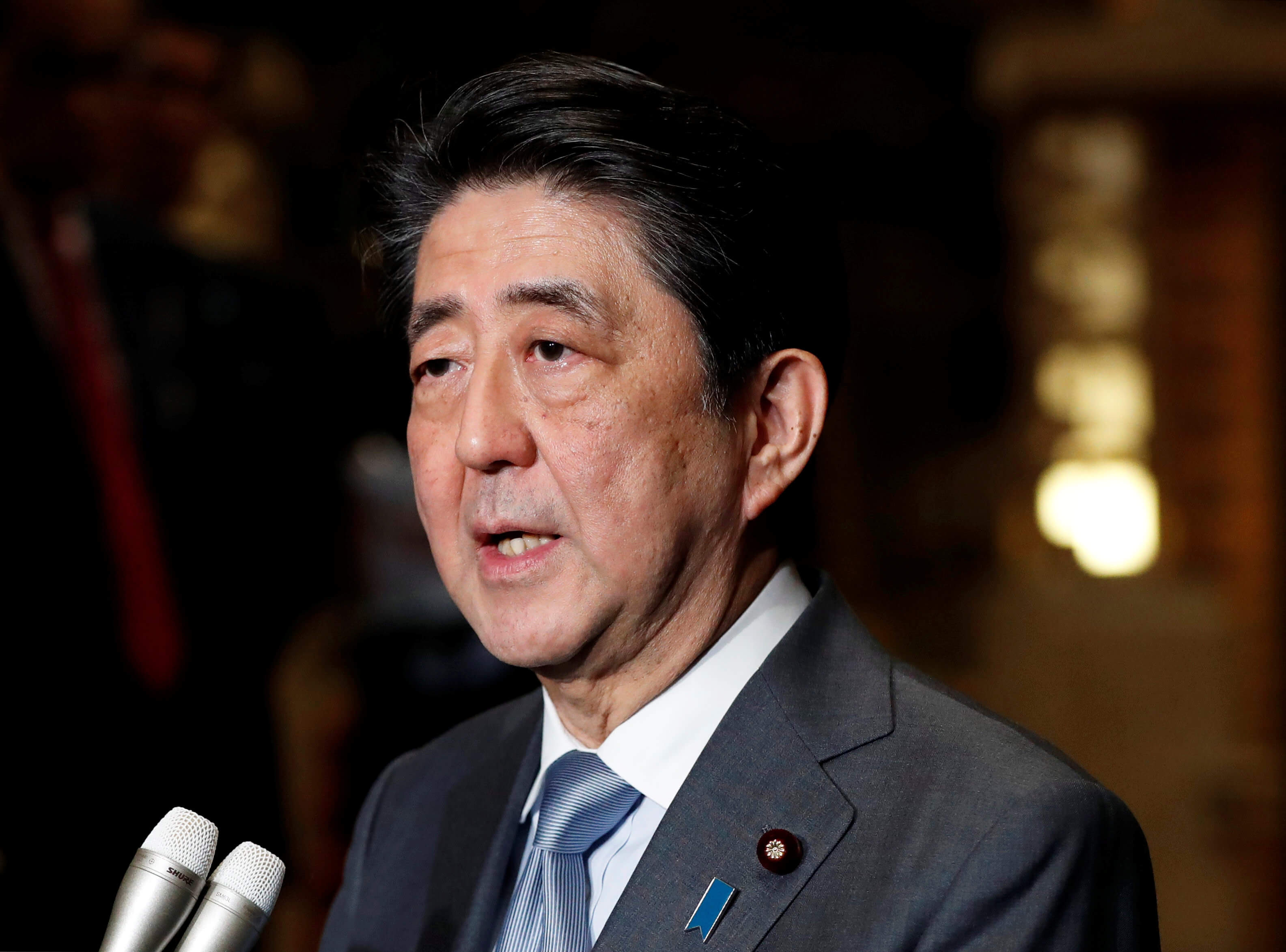 Υπέρ του Τραμπ ο πρωθυπουργός της Ιαπωνίας – Συνεχίζει το εμπάργκο στη Βόρεια Κορέα