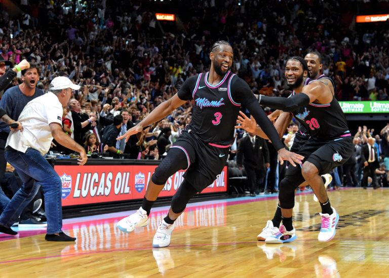Το ασύλληπτο buzzer beater του Γουέιντ! Έτσι «σκότωσε» τους Γουόριορς – video | Newsit.gr Το ασύλληπτο buzzer beater του Γουέιντ! Έτσι «σκότωσε» τους Γουόριορς – video | Newsit.gr