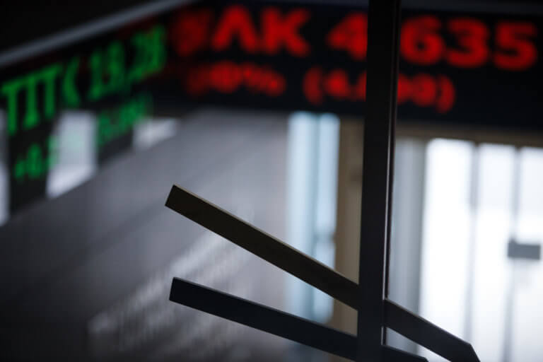 Bloomberg: Υψηλό μηνός και κερδών 4 εβδομάδων για τις ελληνικές τράπεζες | Newsit.gr Bloomberg: Υψηλό μηνός και κερδών 4 εβδομάδων για τις ελληνικές τράπεζες | Newsit.gr