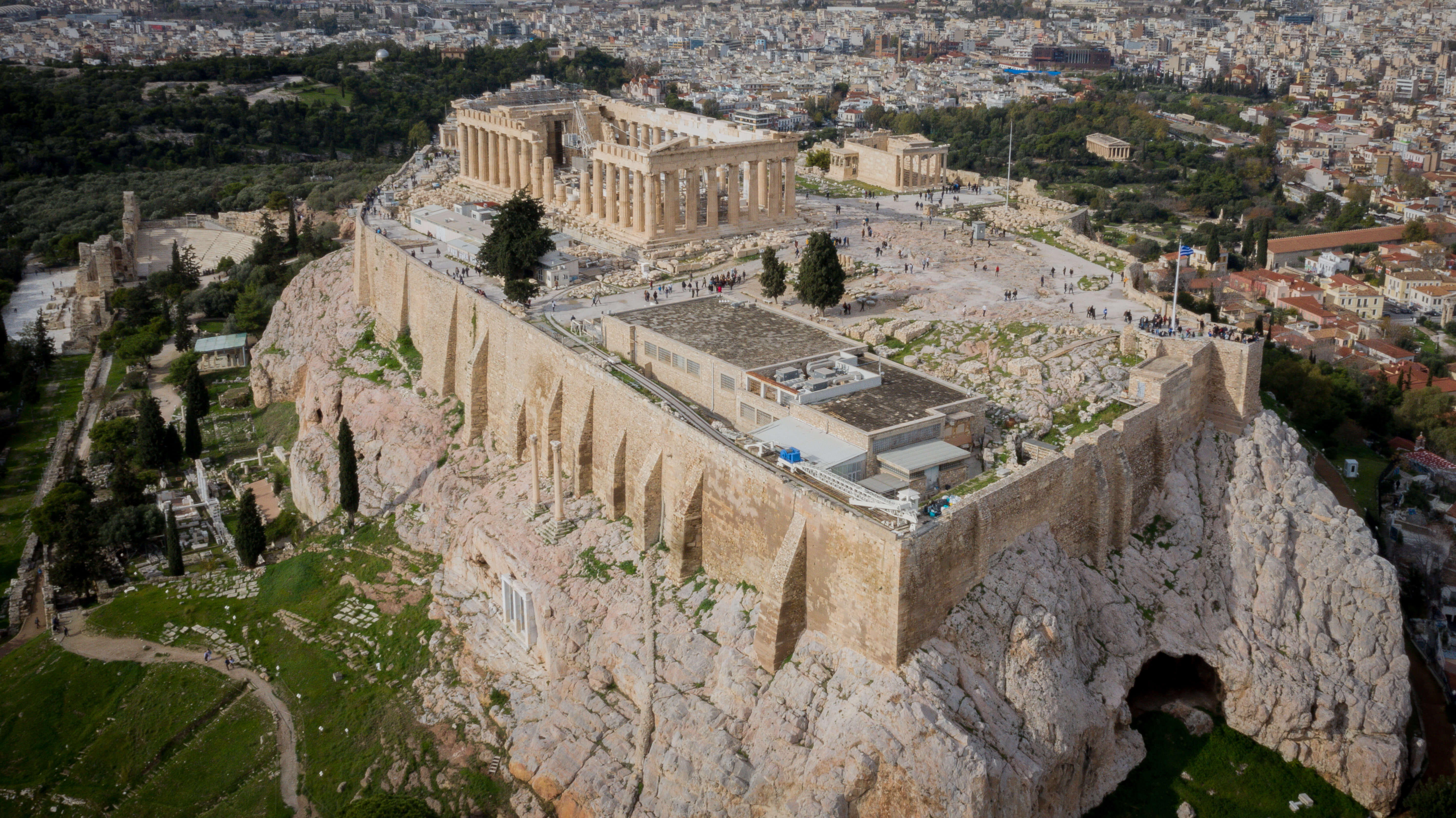 Σε ποιον ανήκει η Ακρόπολη; Αυτή είναι η απάντηση του Υπ. Πολιτισμού