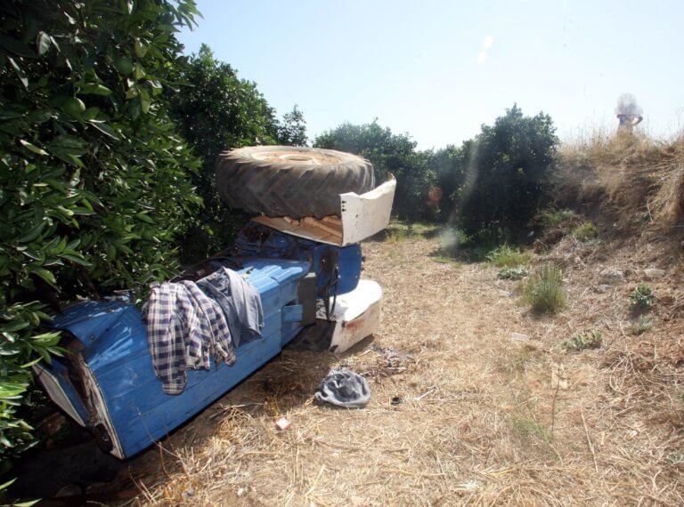 Πάτρα: Νεκρός άνδρας σε ανατροπή τρακτέρ! | Newsit.gr Πάτρα: Νεκρός άνδρας σε ανατροπή τρακτέρ! | Newsit.gr