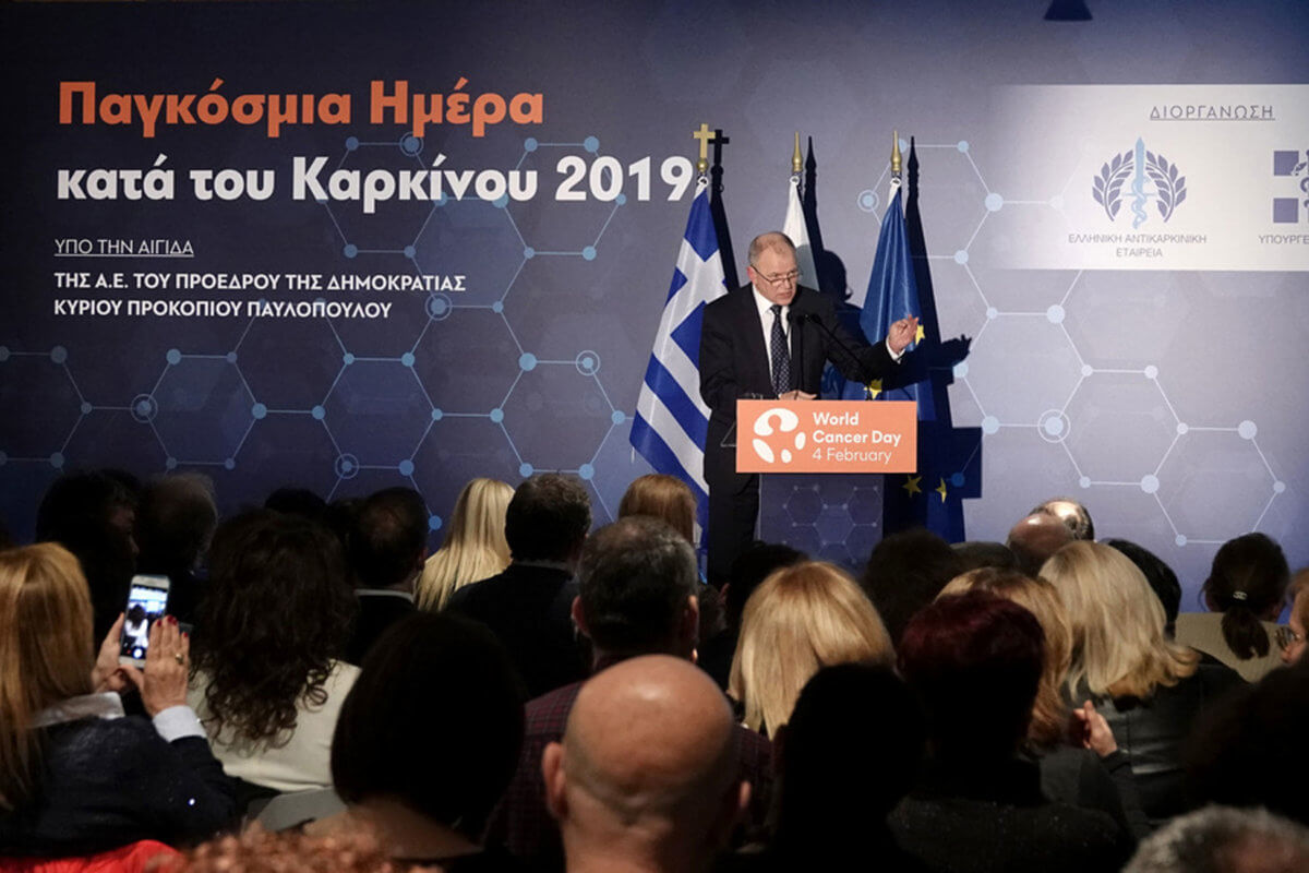 Επίτροπος Υγείας κατά Πολάκη για το τσιγάρο: Είναι ντροπή!