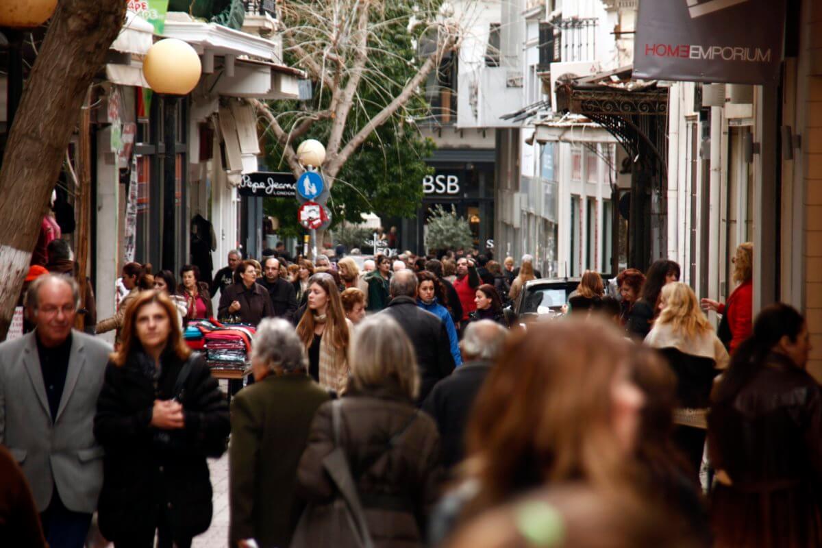 Αποκαλυπτική έρευνα ΟΟΣΑ: Πώς τα βγάζει πέρα ο μέσος Έλληνας!