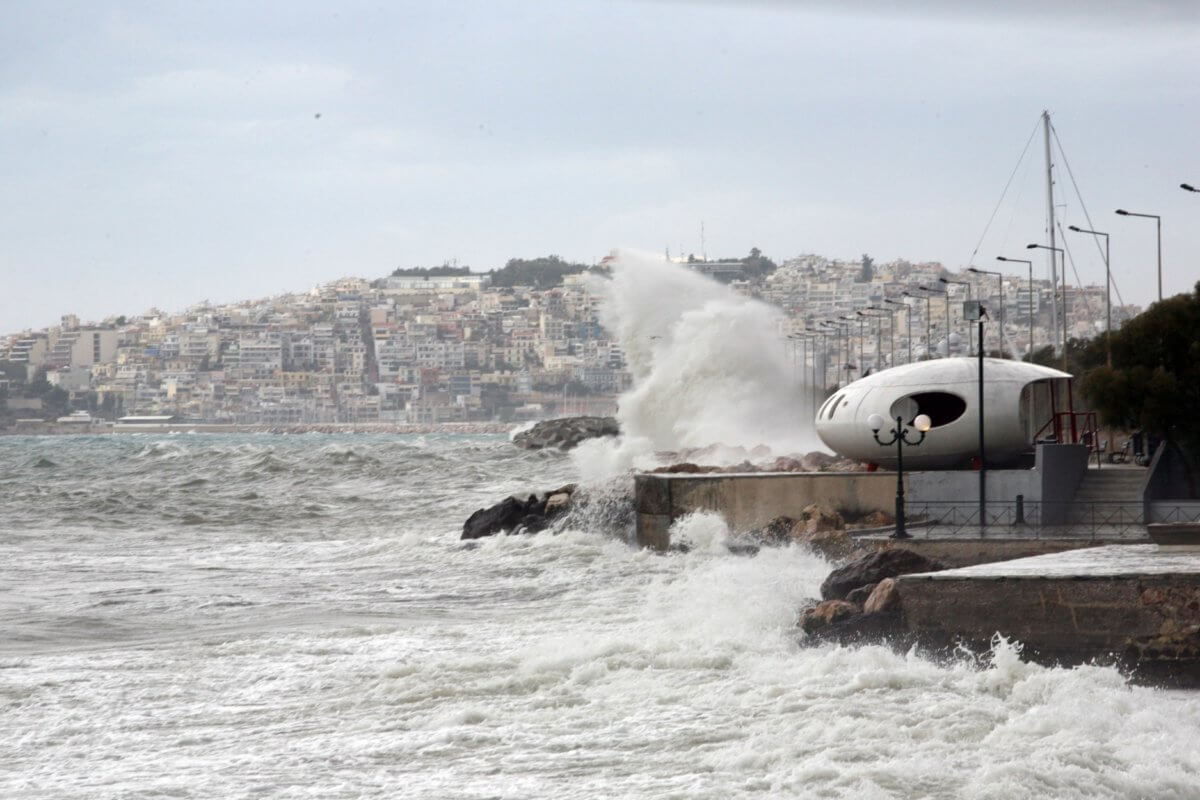 Ωκεανίς: Σε ισχύ το απαγορευτικό απόπλου – Έως 10 μποφόρ στα πελάγη!