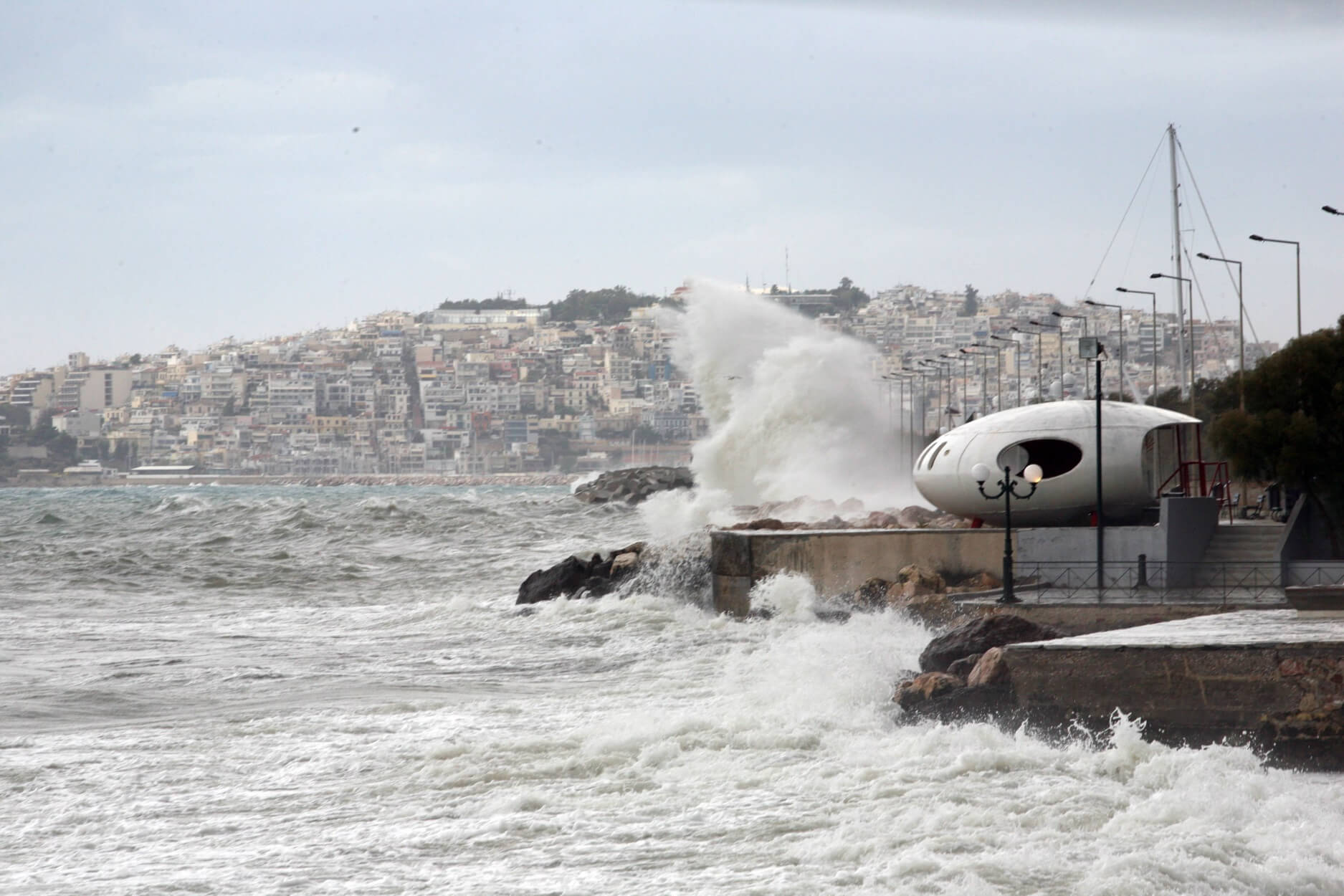 Ωκεανίς: Σε ισχύ το απαγορευτικό απόπλου – Έως 10 μποφόρ στα πελάγη!