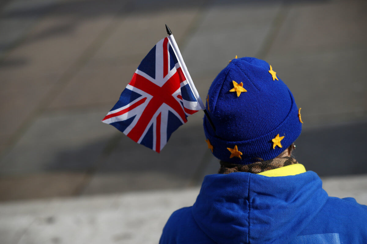 Brexit: Βρετανοί και Ευρωπαίοι πολίτες ζητούν σεβασμό στα δικαιώματά τους