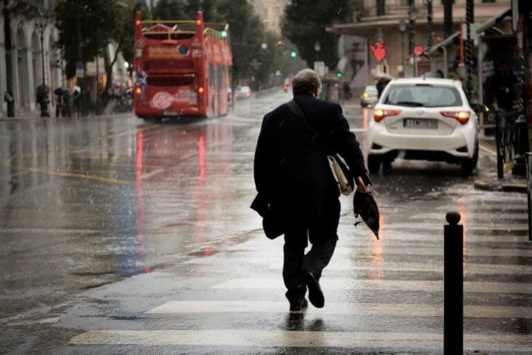 Καιρός: Ομπρέλες και αδιάβροχα τη Δευτέρα – Έρχεται το πολικό “εξπρές”! | Newsit.gr Καιρός: Ομπρέλες και αδιάβροχα τη Δευτέρα – Έρχεται το πολικό “εξπρές”! | Newsit.gr