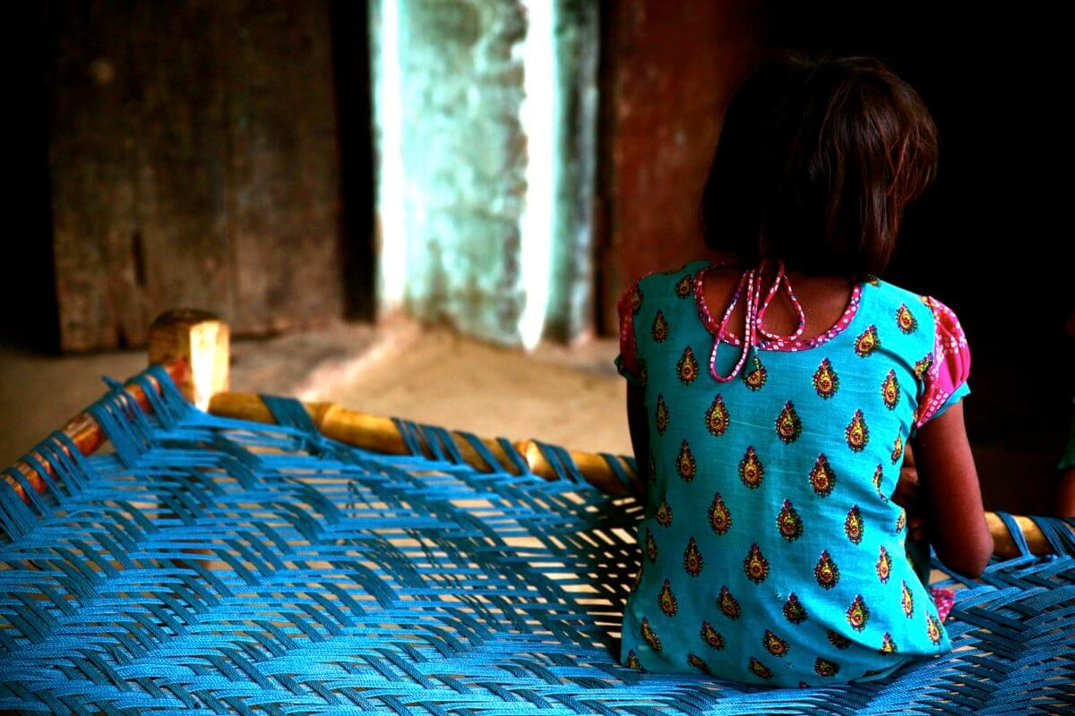 Ινδία: Ισόβια σε τρεις για τον ομαδικό βιασμό και τη φρικτή δολοφονία 8χρονης