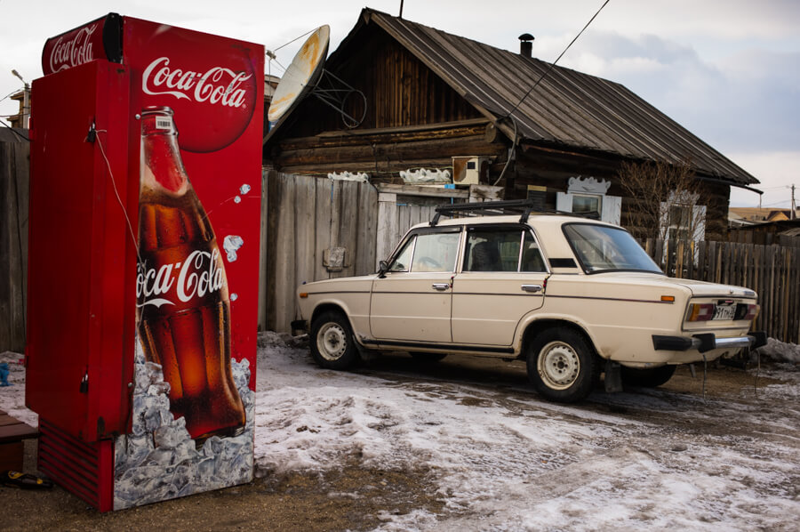 Τι γίνεται αν ρίξεις Coca-Cola στο ρεζερβουάρ ενός αυτοκινήτου; [vid]