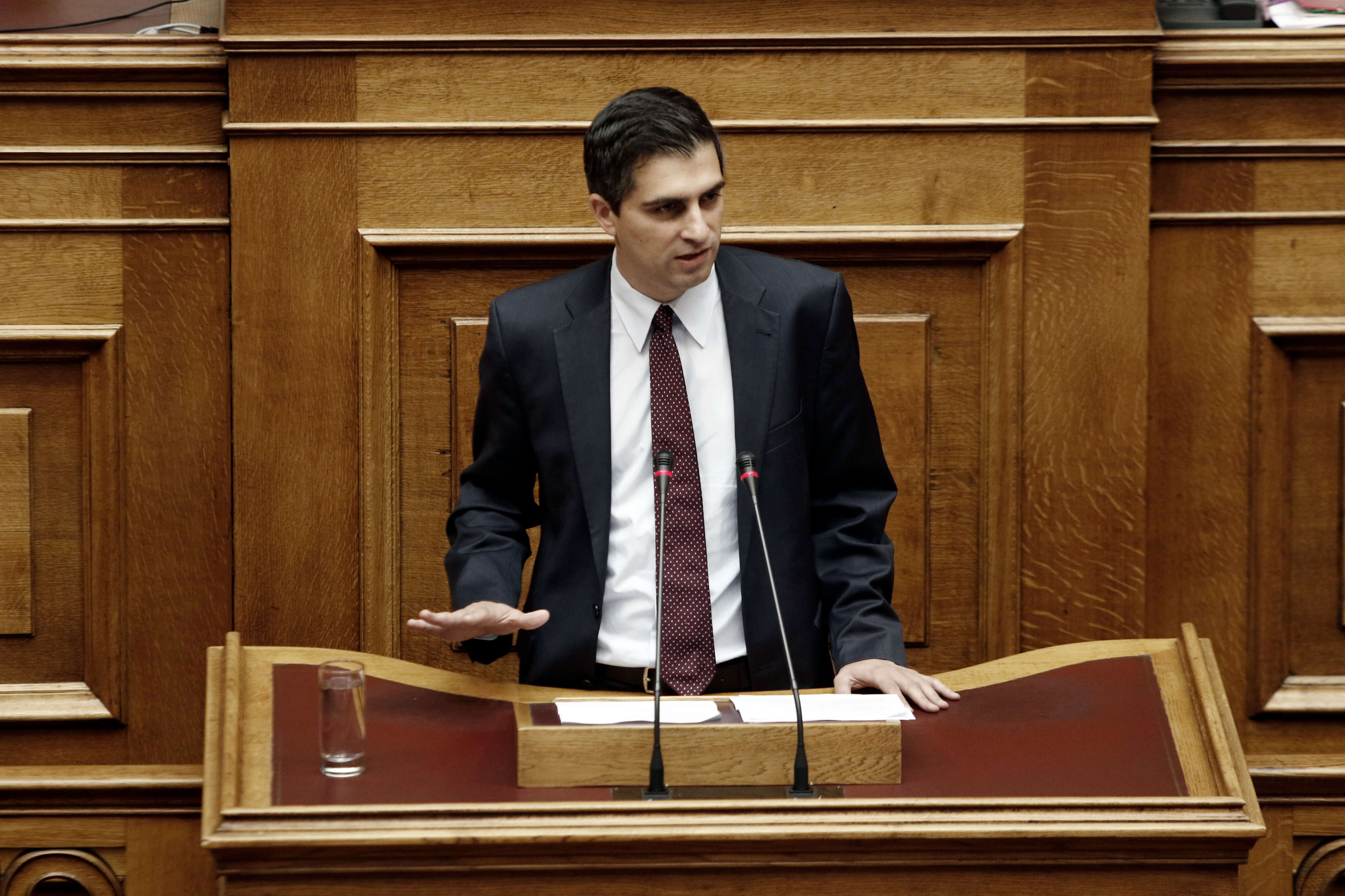 Δήμας: Είστε υποκριτές! 41 Βουλευτές του ΣΥΡΙΖΑ έχουν σπουδάσει σε πανεπιστήμια του εξωτερικού