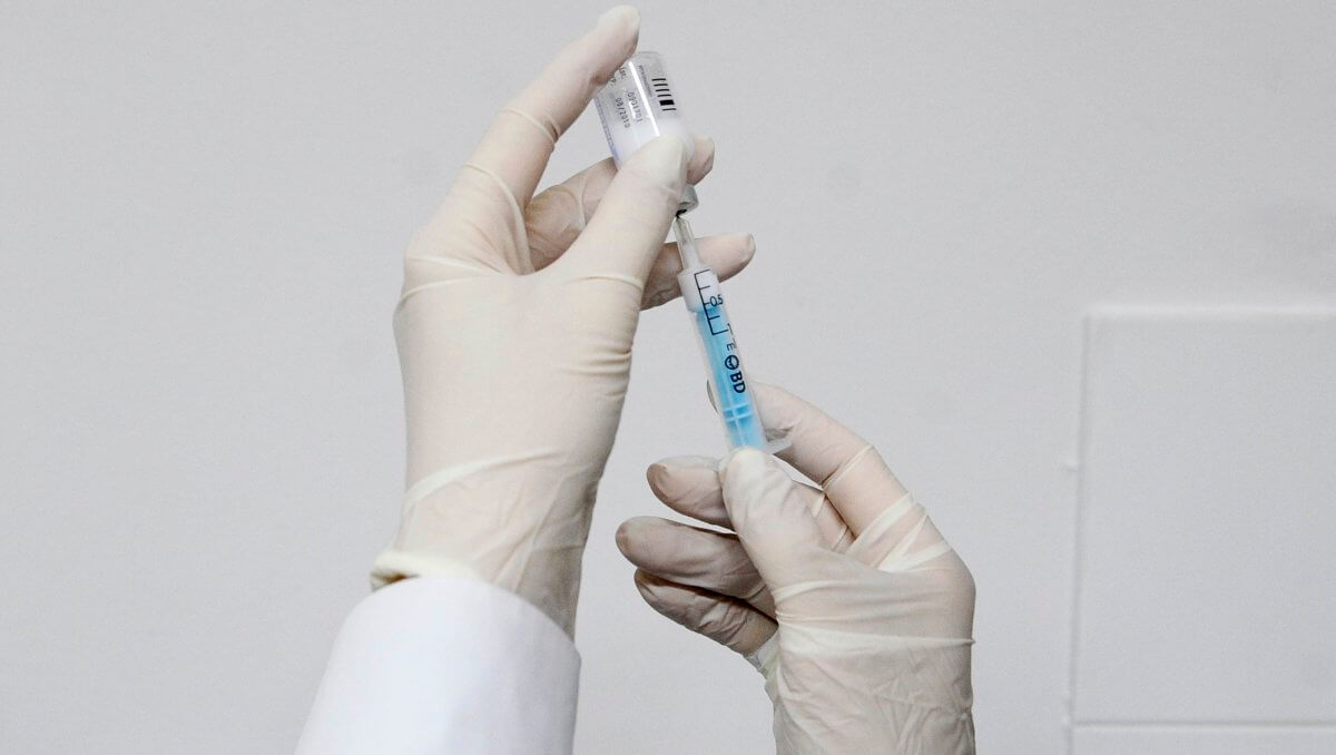 Γρίπη: Να εμβολιαστούν όλοι και όχι μόνο οι ευπαθείς ομάδες