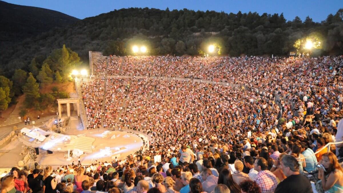 “Είδα το σκήνωμά μου στην Επίδαυρο, επάνω στη σκηνή”!