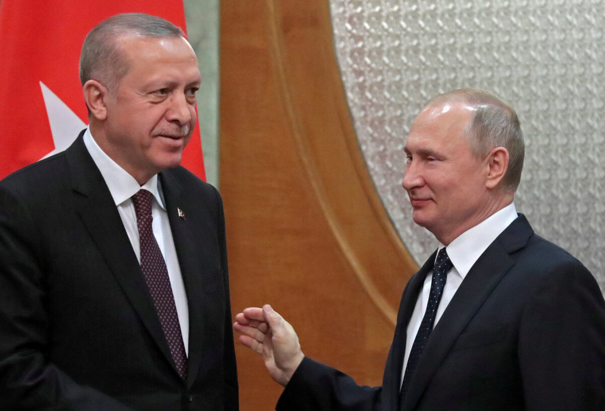 Ερντογάν σε Πούτιν: Μεγάλες πιέσεις από τις ΗΠΑ για να μην αγοράσουμε τους S-400