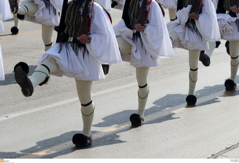 Πέθανε ξαφνικά εύζωνας στην Προεδρική Φρουρά | Newsit.gr Πέθανε ξαφνικά εύζωνας στην Προεδρική Φρουρά | Newsit.gr